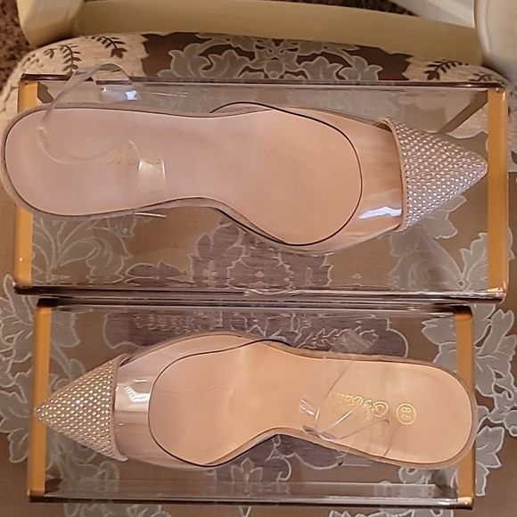 Beautiful Rhinestone Pointed Toe Slingbacks - Picture 3 of 16